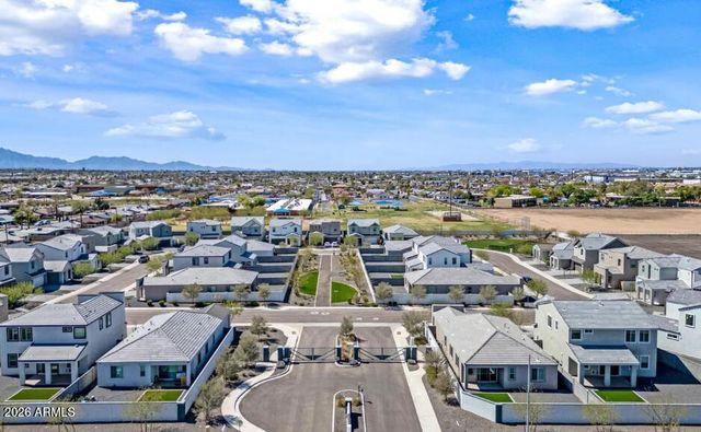 2334 E Levi Drive, Phoenix, AZ 85040