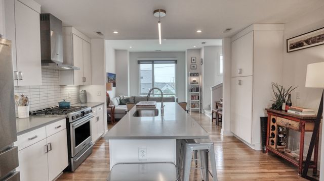 1020 Russell St, Nashville, TN 37206