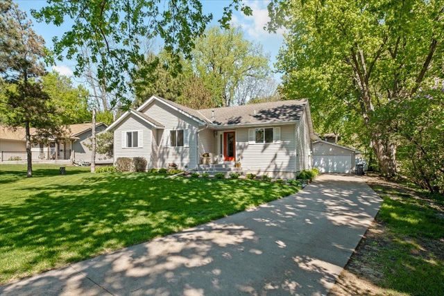 3210 Scott Avenue N, Golden Valley, MN 55422