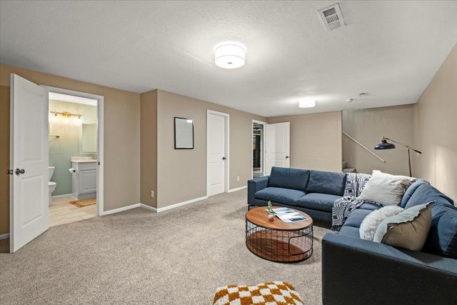 3210 Scott Avenue N, Golden Valley, MN 55422