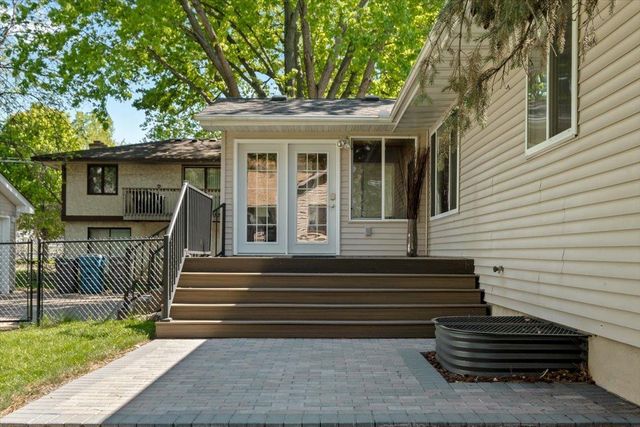 3210 Scott Avenue N, Golden Valley, MN 55422