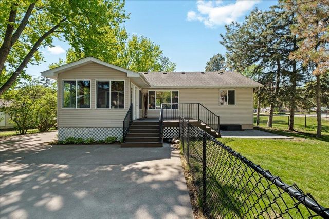 3210 Scott Avenue N, Golden Valley, MN 55422