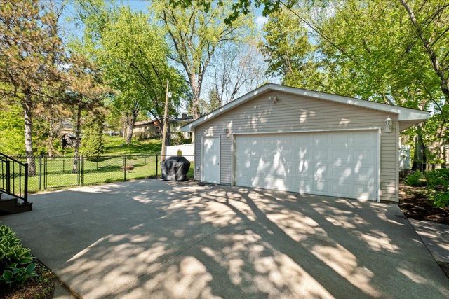 3210 Scott Avenue N, Golden Valley, MN 55422