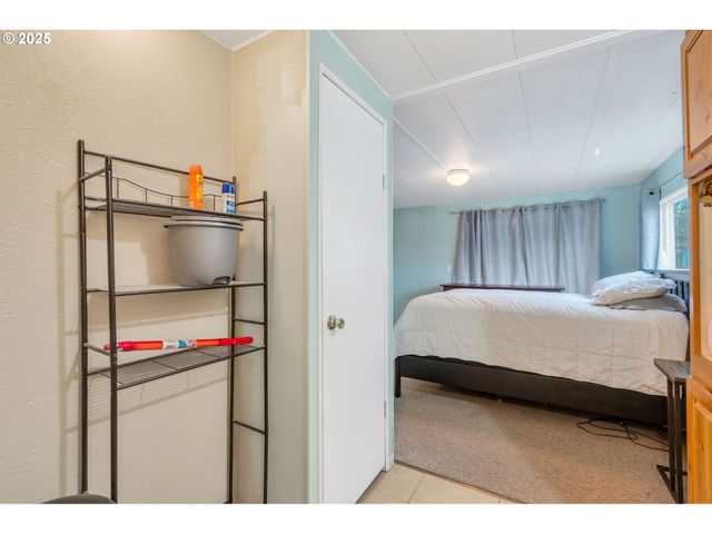 1005 FERRY St, Dayton, OR 97114