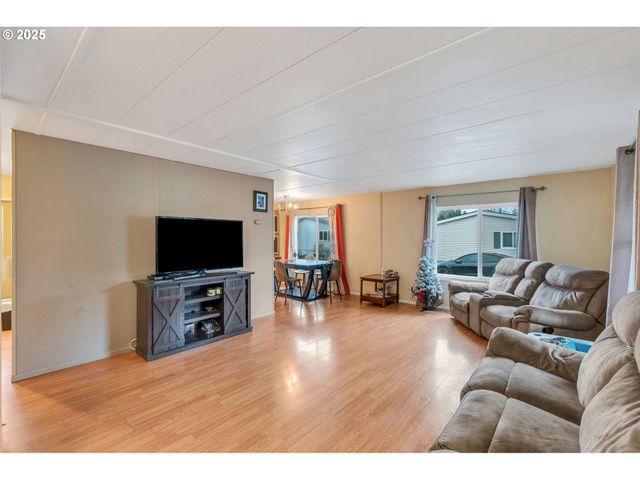 1005 FERRY St, Dayton, OR 97114