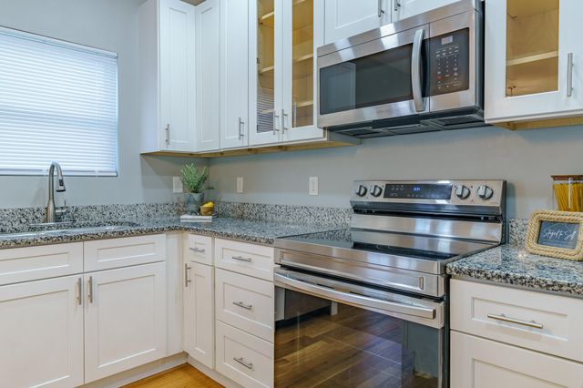 11 Woodvale Avenue, Chattanooga, TN 37411
