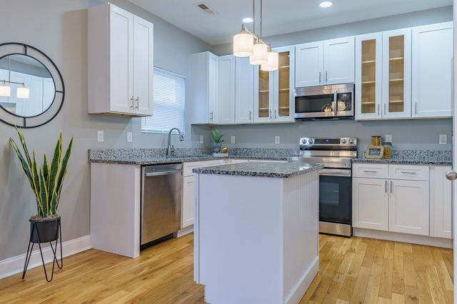 11 Woodvale Avenue, Chattanooga, TN 37411