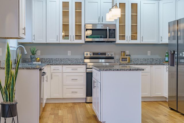 11 Woodvale Avenue, Chattanooga, TN 37411