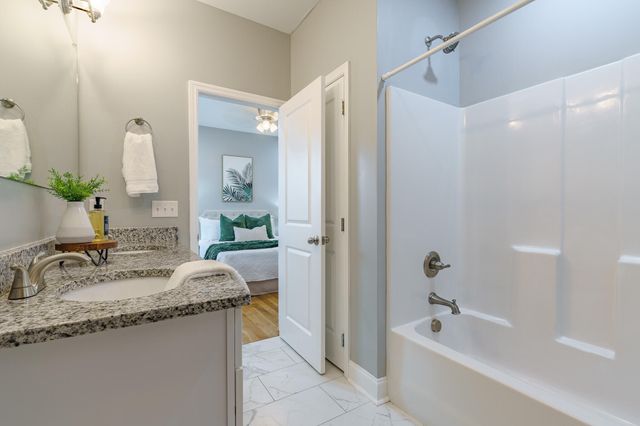 11 Woodvale Avenue, Chattanooga, TN 37411