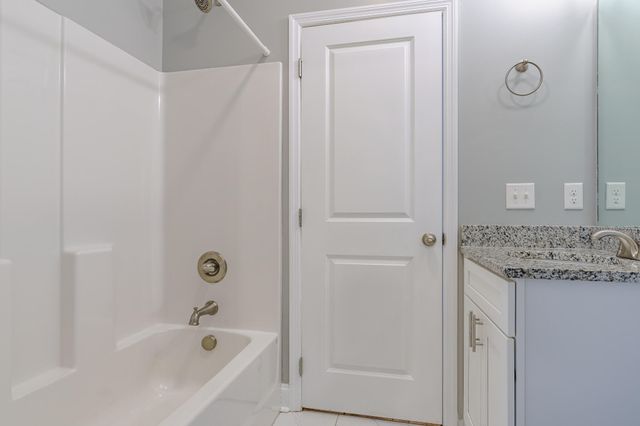 11 Woodvale Avenue, Chattanooga, TN 37411