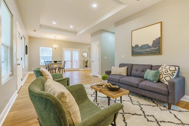 11 Woodvale Avenue, Chattanooga, TN 37411