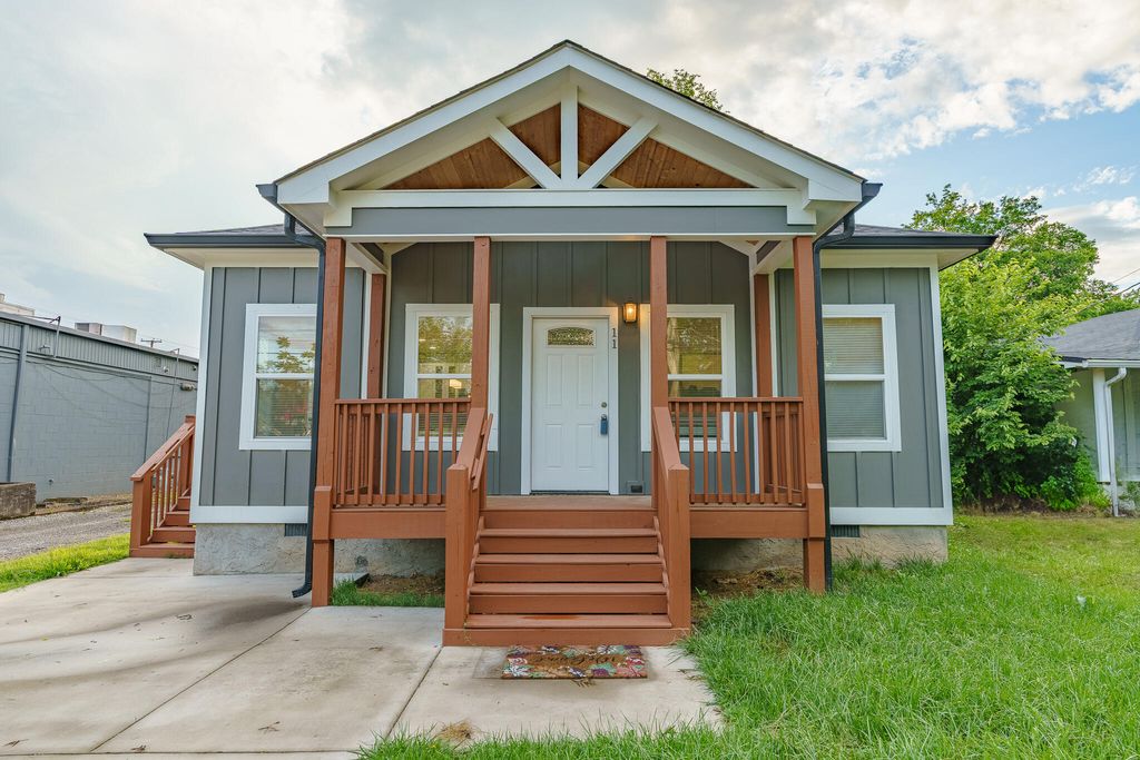 11 Woodvale Avenue, Chattanooga, TN 37411