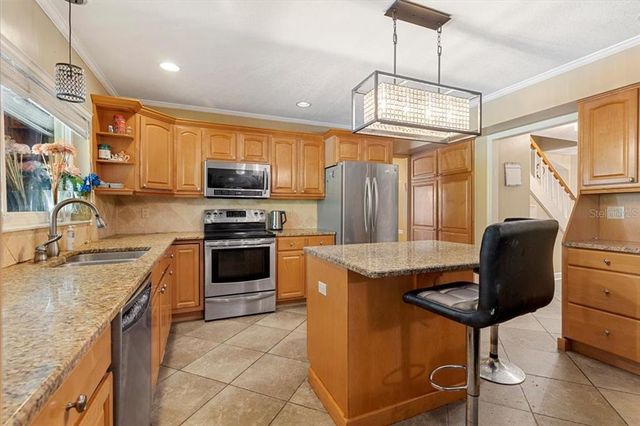 6006 SOARING AVENUE, Temple Terrace, FL 33617