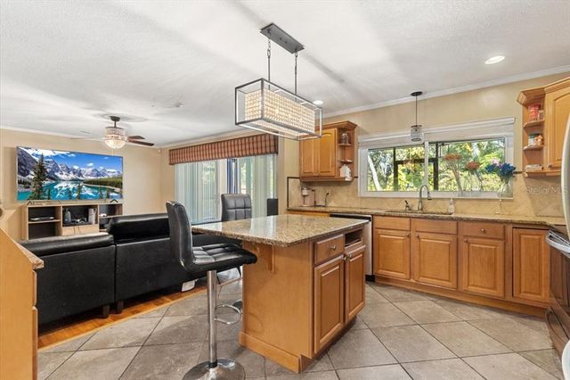 6006 SOARING AVENUE, Temple Terrace, FL 33617