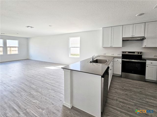 805 Riviera Court, Seguin, TX 78155