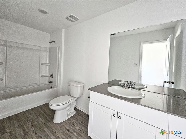805 Riviera Court, Seguin, TX 78155