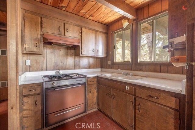 1332 Siskiyou Drive, Big Bear Lake, CA 92315