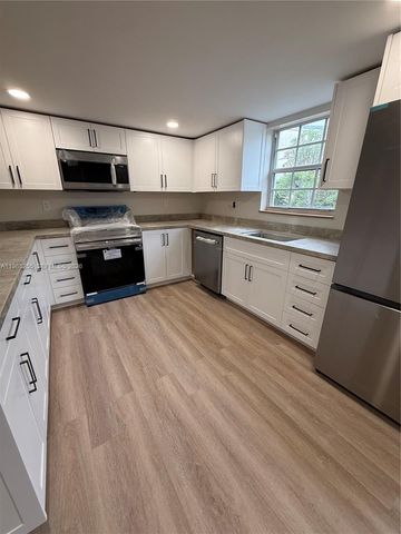 370 Flagami Blvd, Miami, FL 33144