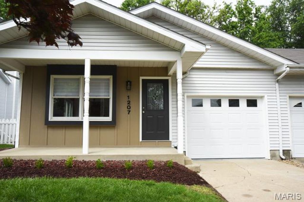1207 Chancellor Drive, Edwardsville, IL 62025