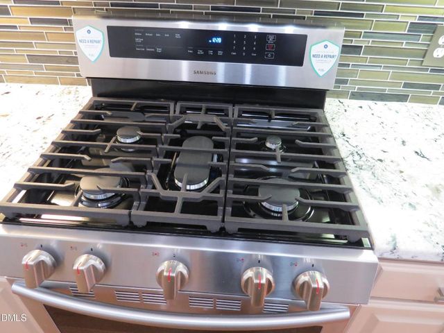 3912 Stags Leap Circle 27, Raleigh, NC 27612