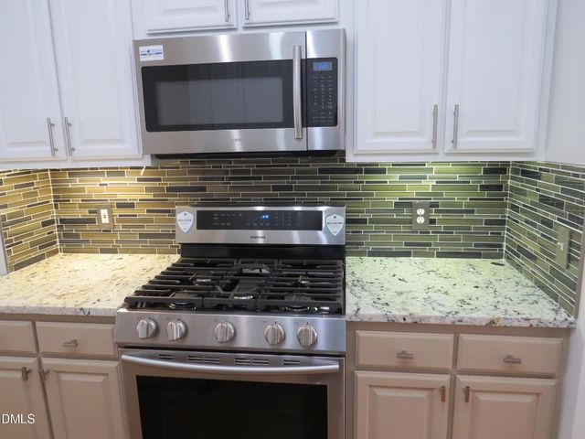 3912 Stags Leap Circle 27, Raleigh, NC 27612