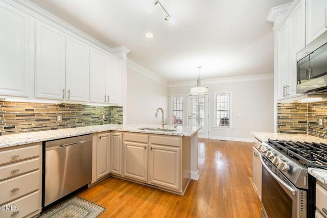 3912 Stags Leap Circle 27, Raleigh, NC 27612