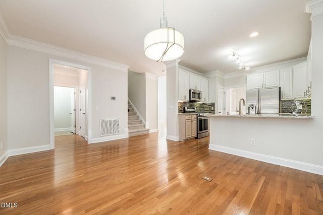 3912 Stags Leap Circle 27, Raleigh, NC 27612