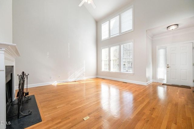 3912 Stags Leap Circle 27, Raleigh, NC 27612