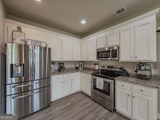 198 Woodlawn Avenue, Winder, GA 30680