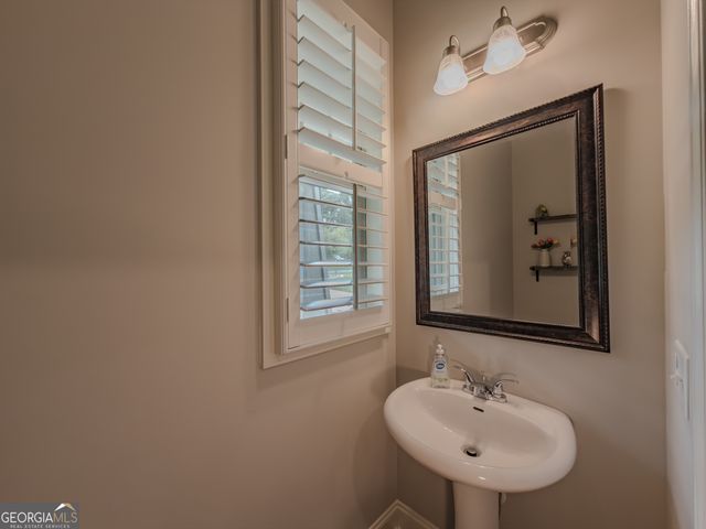 198 Woodlawn Avenue, Winder, GA 30680