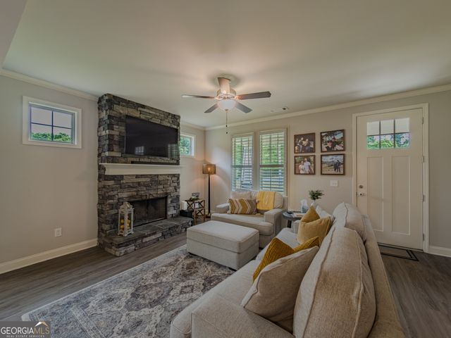 198 Woodlawn Avenue, Winder, GA 30680