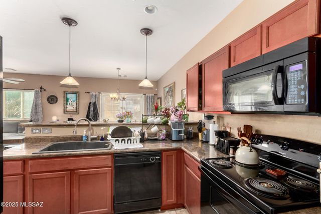 7012 S Red Maids Drive, Tucson, AZ 85756