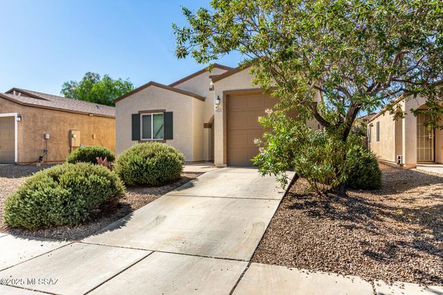 7012 S Red Maids Drive, Tucson, AZ 85756