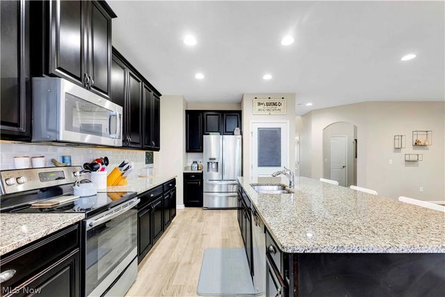 3147 Fairview Drive, Avon, OH 44011