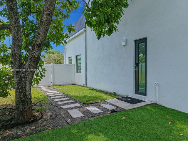 1025 NE 170th Ter, Miami, FL 33162