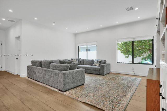 1025 NE 170th Ter, Miami, FL 33162