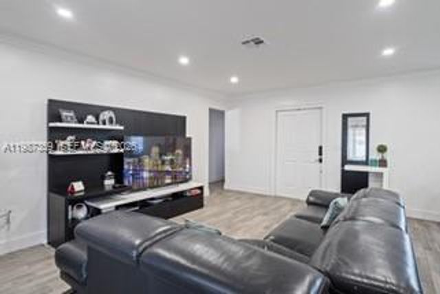 8461 NW 16th St 8461, Pembroke Pines, FL 33024