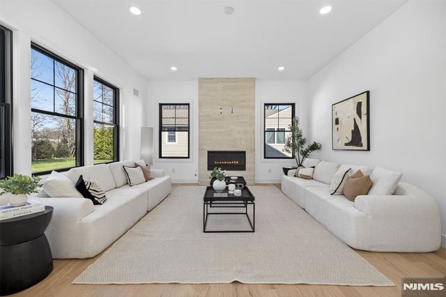 274 Cornwall Road, Glen Rock, NJ 07452