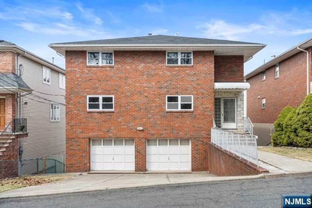 465 5th Street 2, Palisades Park, NJ 07650