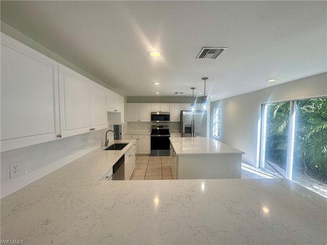 10650 Ragsdale ST, Bonita Springs, FL 34135