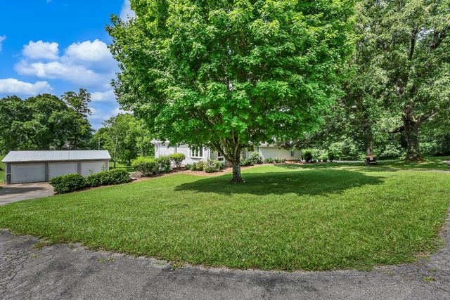 2100 Bearden Rd, Clarksville, TN 37043