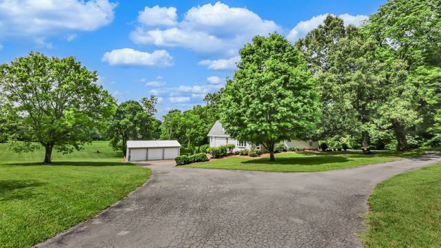 2100 Bearden Rd, Clarksville, TN 37043