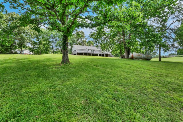 2100 Bearden Rd, Clarksville, TN 37043