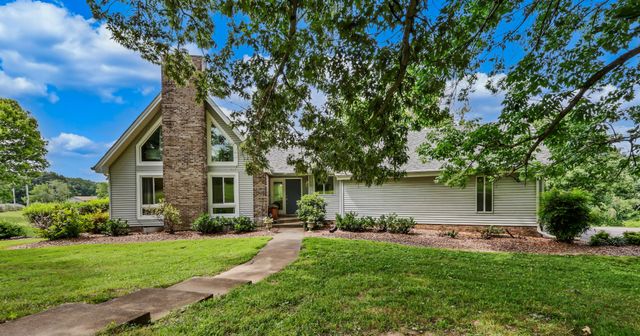 2100 Bearden Rd, Clarksville, TN 37043