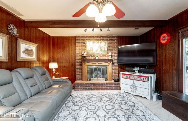 6522 Dunnlea Dr, Pewee Valley, KY 40056