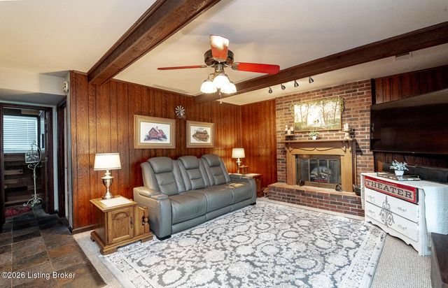 6522 Dunnlea Dr, Pewee Valley, KY 40056