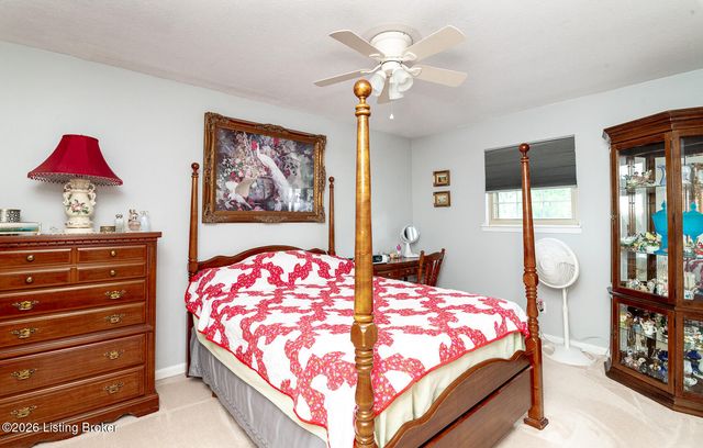 6522 Dunnlea Dr, Pewee Valley, KY 40056