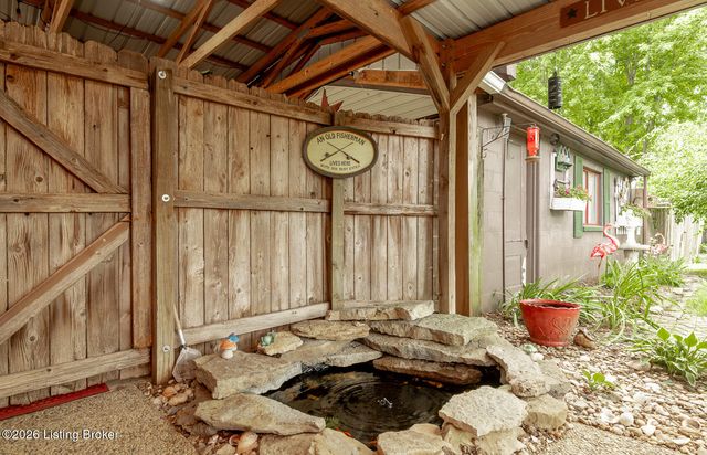 6522 Dunnlea Dr, Pewee Valley, KY 40056