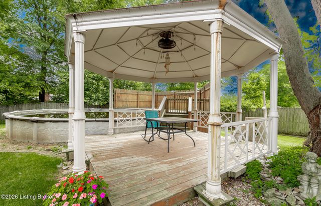 6522 Dunnlea Dr, Pewee Valley, KY 40056