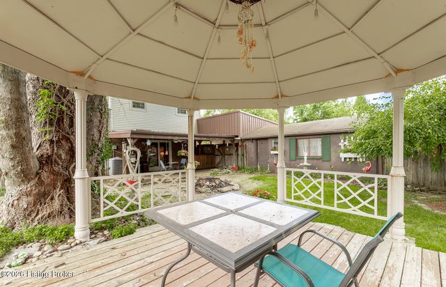 6522 Dunnlea Dr, Pewee Valley, KY 40056